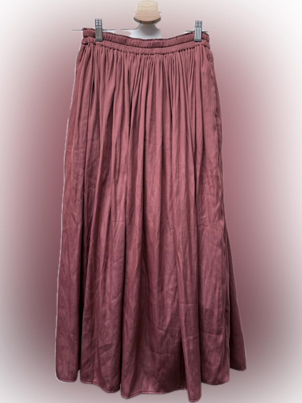 UNIQLO luxuriously soft skirt